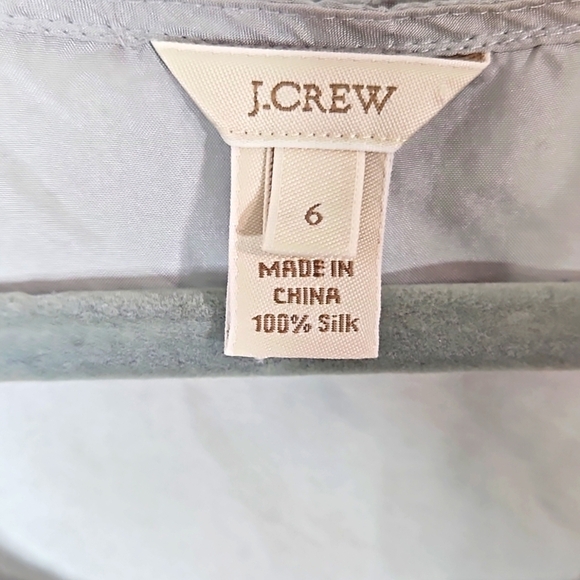J Crew 100%  Silk  Silver Blouse Size 6 - Picture 2 of 5